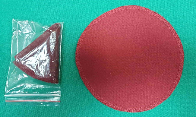 Чистящая многоразовая салфетка со специальной пропиткой d 15 см бордовая, круглая - фото