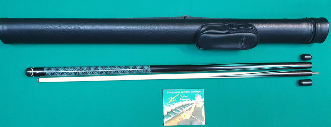 Кий «Каюков Мастер» Чёрный граб/ бирюзовый граб, гравировка 