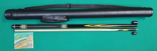 Кий «Каюков Мастер» Чёрный граб/ желтый граб, гравировка 