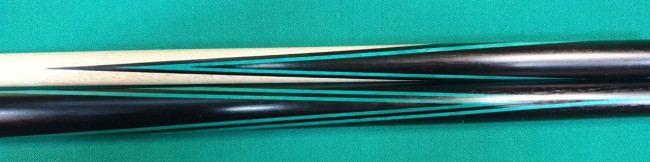 Кий «Каюков Мастер» Чёрный граб/ изумрудный  граб, гравировка 