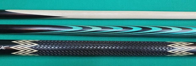 Кий «Каюков Классик» Чёрный граб/ бирюзовый граб, гравировка 