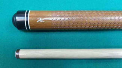 Кий «Каюков Мастер» Ипе/ черный граб, гравировка 